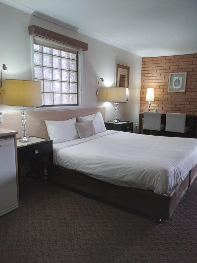 Bristol Hill Motor Inn&Peppa's Licensed Restaurant Maryborough Esterno foto