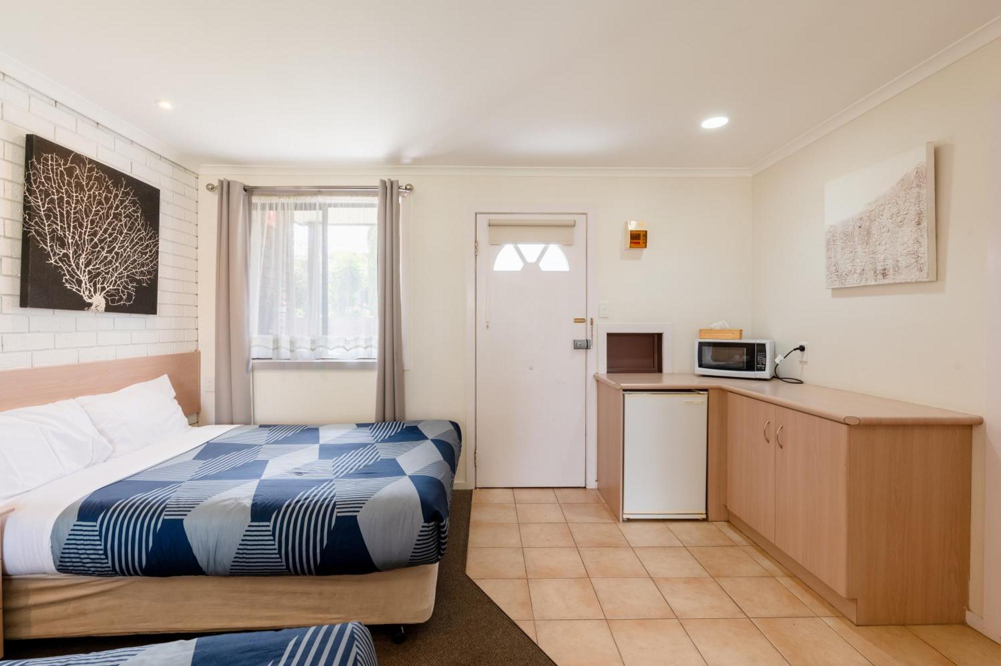 Bristol Hill Motor Inn&Peppa's Licensed Restaurant Maryborough Esterno foto