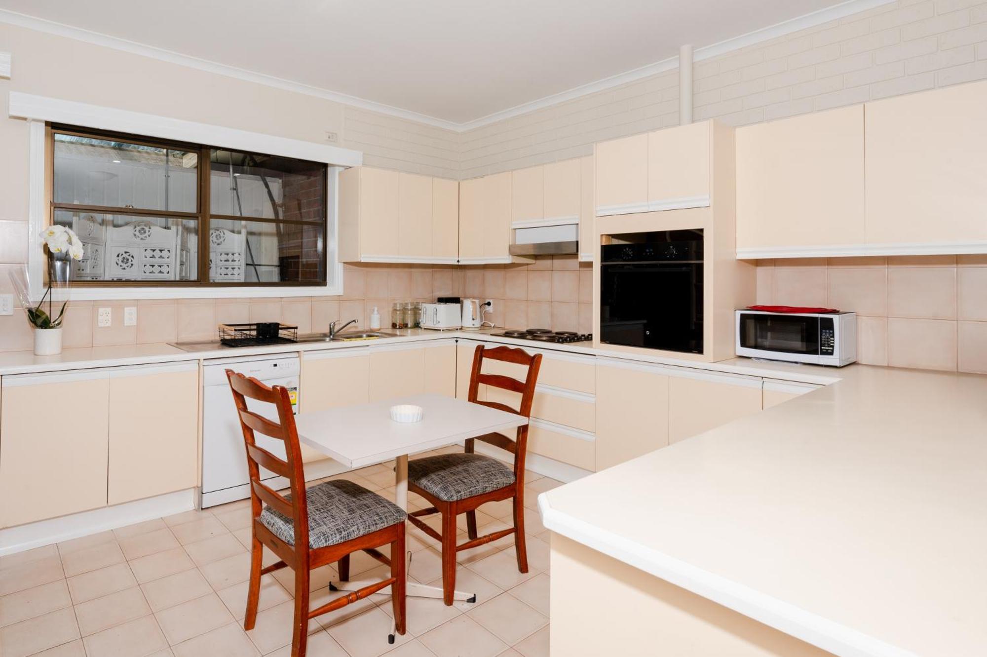 Bristol Hill Motor Inn&Peppa's Licensed Restaurant Maryborough Esterno foto