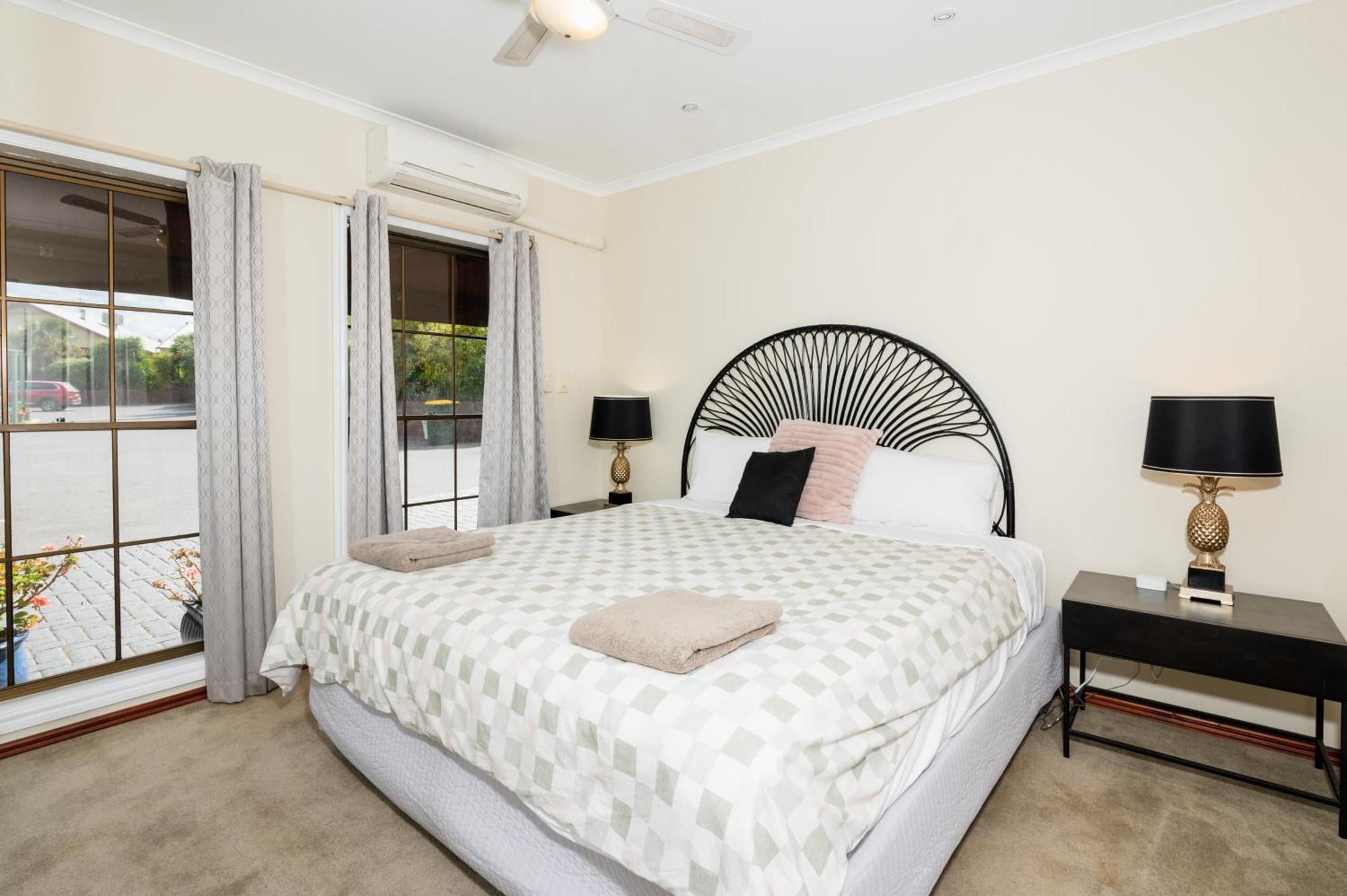 Bristol Hill Motor Inn&Peppa's Licensed Restaurant Maryborough Esterno foto