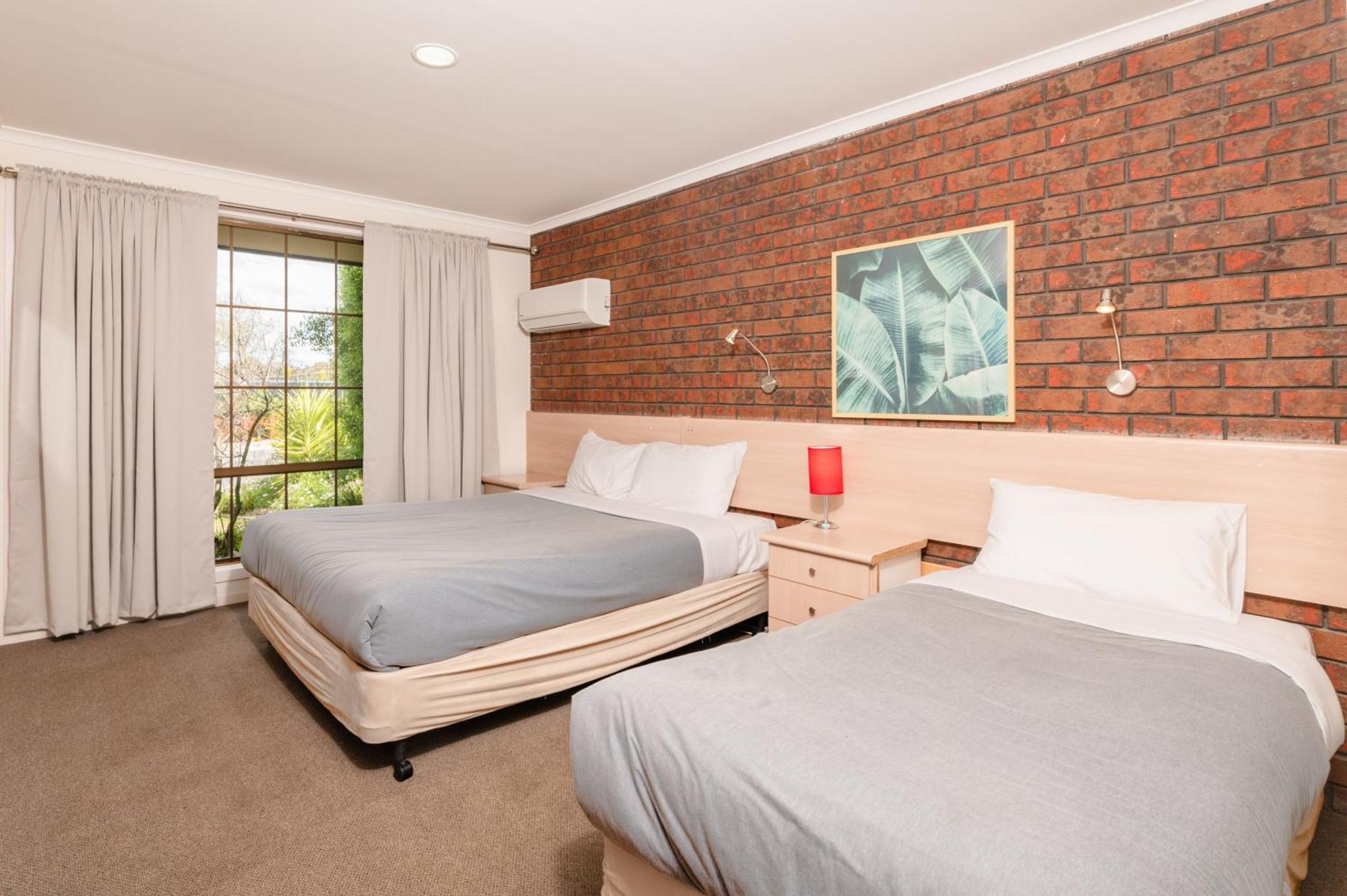 Bristol Hill Motor Inn&Peppa's Licensed Restaurant Maryborough Esterno foto