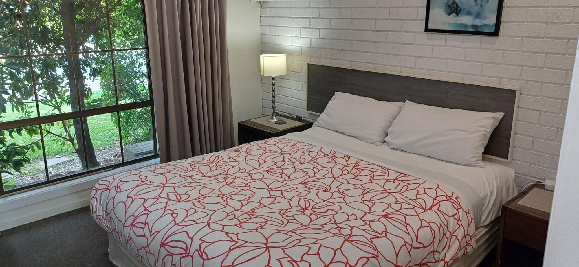 Bristol Hill Motor Inn&Peppa's Licensed Restaurant Maryborough Esterno foto
