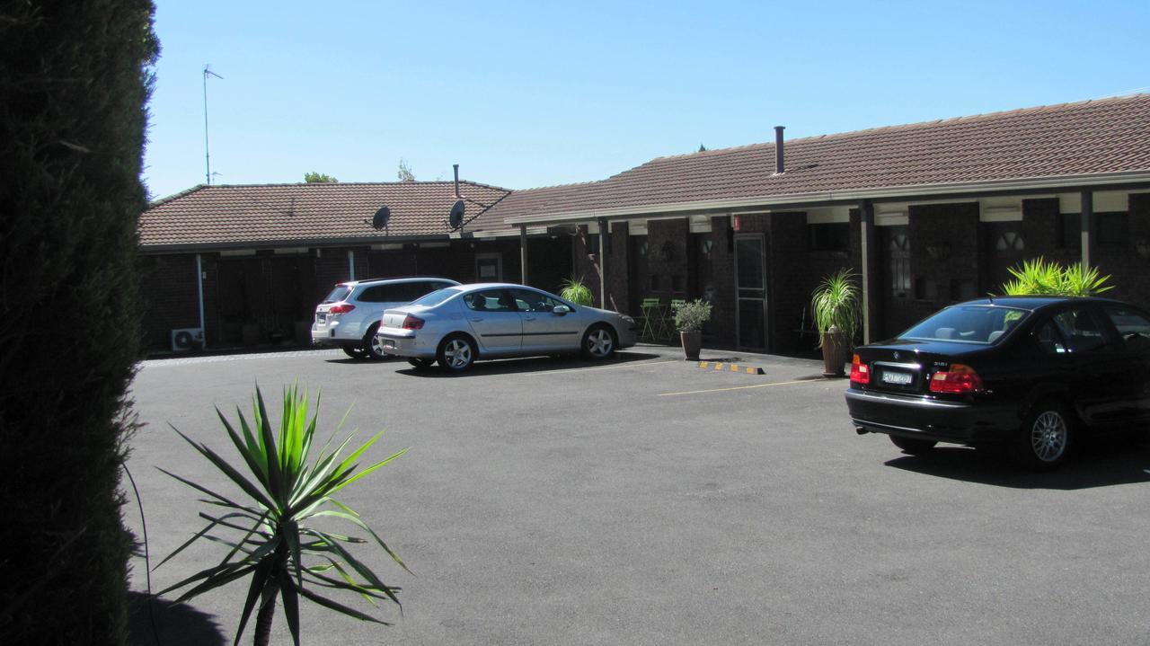 Bristol Hill Motor Inn&Peppa's Licensed Restaurant Maryborough Esterno foto