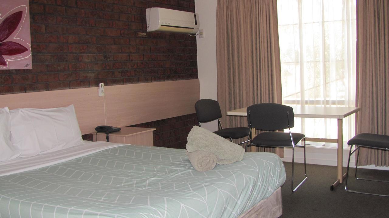 Bristol Hill Motor Inn&Peppa's Licensed Restaurant Maryborough Esterno foto