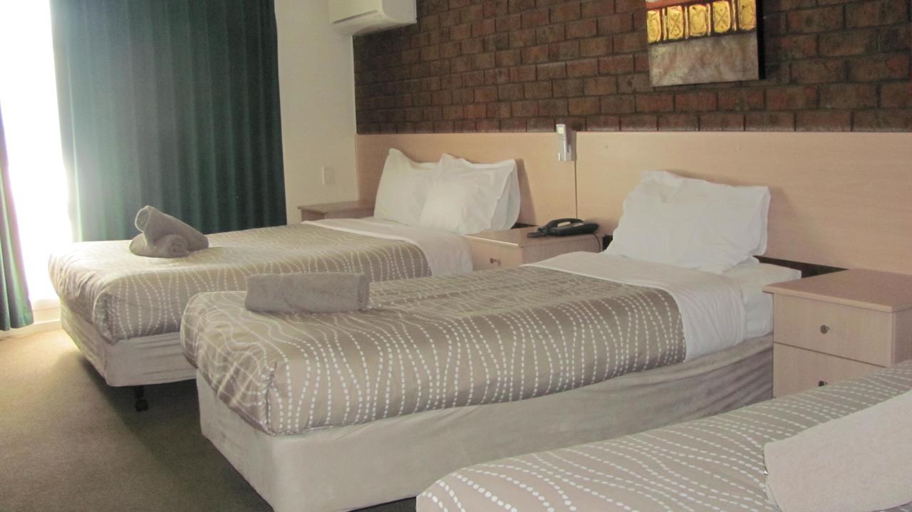 Bristol Hill Motor Inn&Peppa's Licensed Restaurant Maryborough Esterno foto