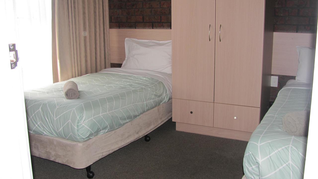 Bristol Hill Motor Inn&Peppa's Licensed Restaurant Maryborough Esterno foto