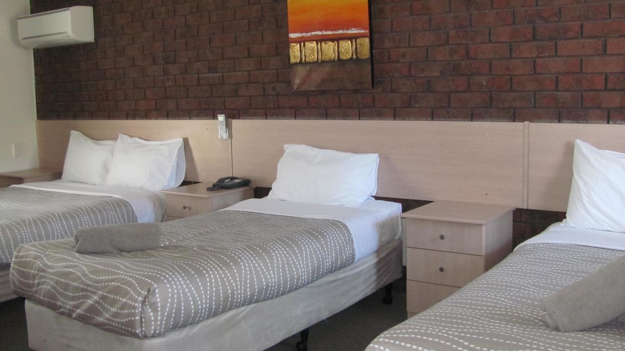 Bristol Hill Motor Inn&Peppa's Licensed Restaurant Maryborough Esterno foto